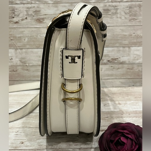 SOLD!! 🥳Tory Burch Medium Saddle Crossbody ✨ - Picture 5 of 12